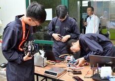 Na de eerste vlucht was er een kabeltje losgeraakt. Een noodreparatie was nodig voor een 2e vlucht.